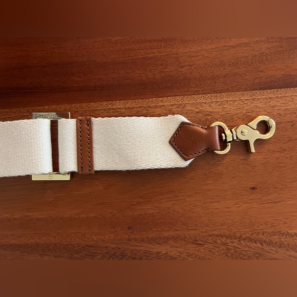 Tory Burch Removable and Adjustable Crossbody Bag Strap - Picture 2 of 6